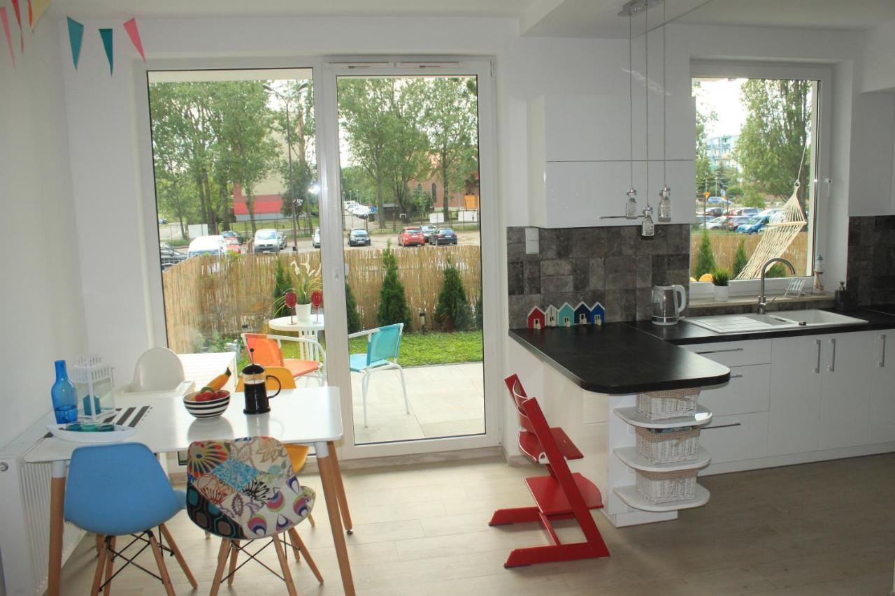 Sunny Sleeps 4 By The Beach With Garden Patio - Gdansk Przymorze Apartamento Exterior foto