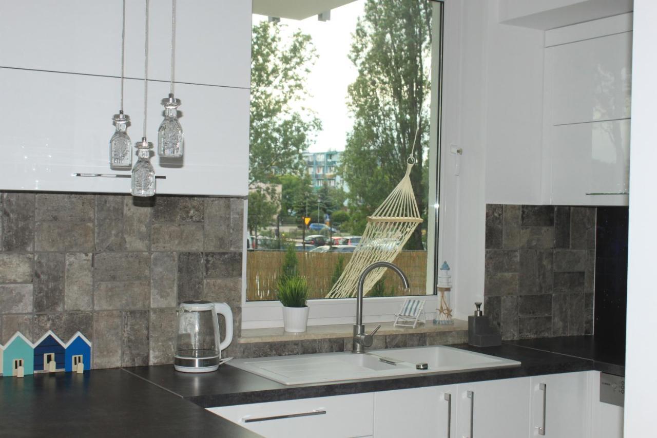 Sunny Sleeps 4 By The Beach With Garden Patio - Gdansk Przymorze Apartamento Exterior foto