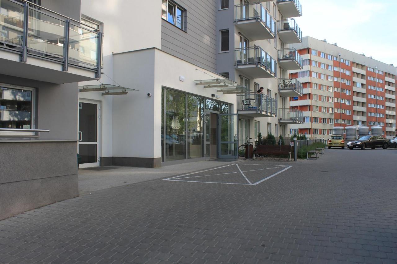Sunny Sleeps 4 By The Beach With Garden Patio - Gdansk Przymorze Apartamento Exterior foto