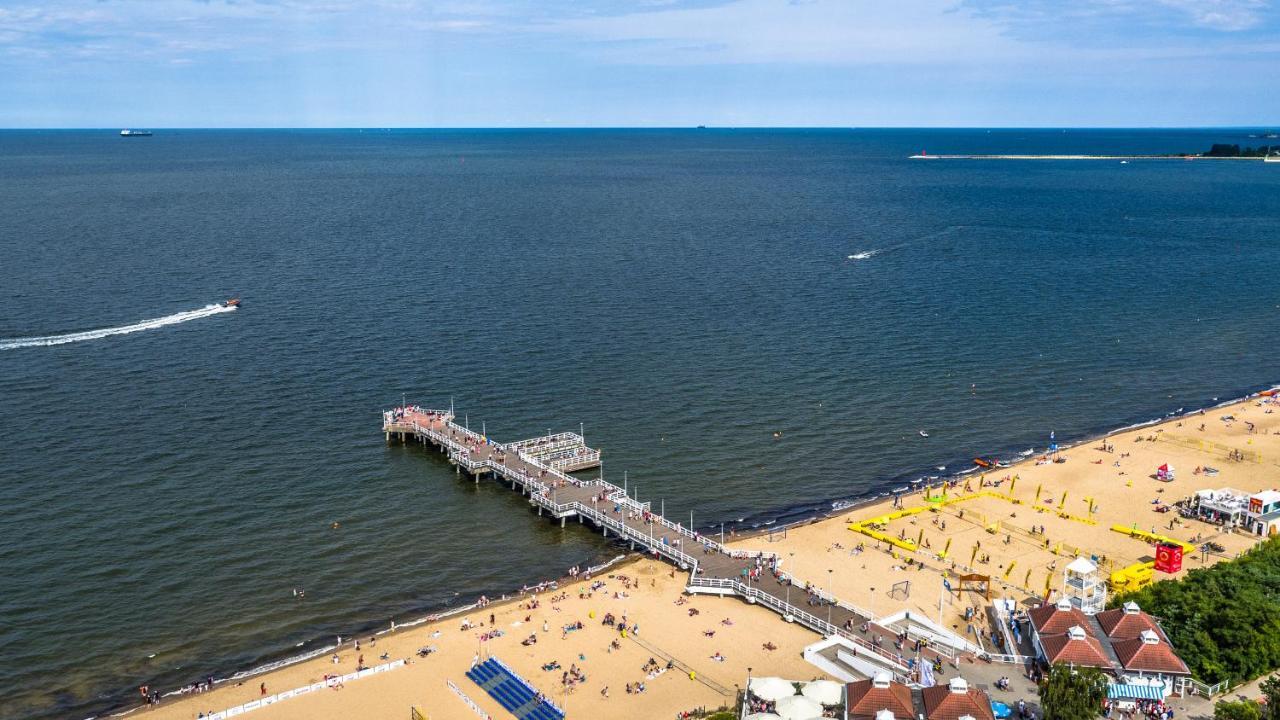 Sunny Sleeps 4 By The Beach With Garden Patio - Gdansk Przymorze Apartamento Exterior foto