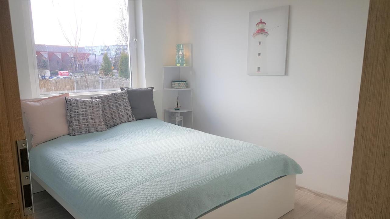 Sunny Sleeps 4 By The Beach With Garden Patio - Gdansk Przymorze Apartamento Exterior foto