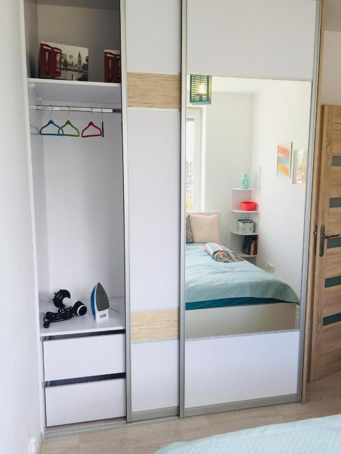 Sunny Sleeps 4 By The Beach With Garden Patio - Gdansk Przymorze Apartamento Exterior foto