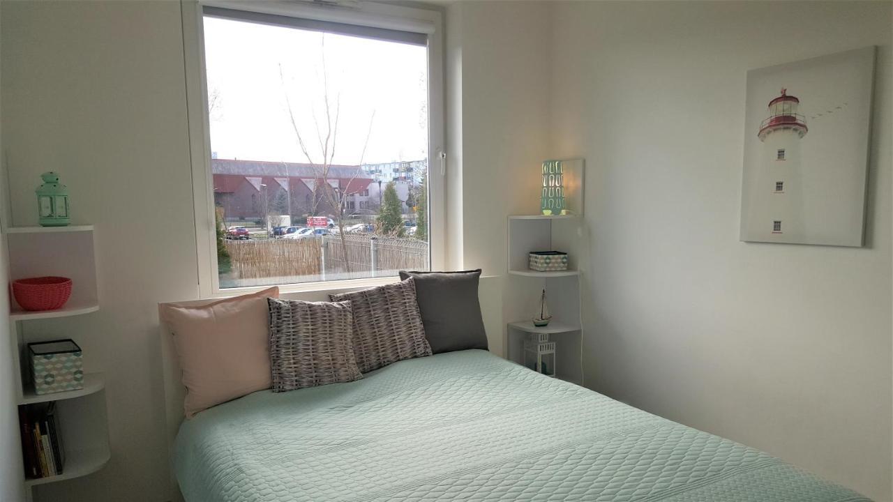 Sunny Sleeps 4 By The Beach With Garden Patio - Gdansk Przymorze Apartamento Exterior foto